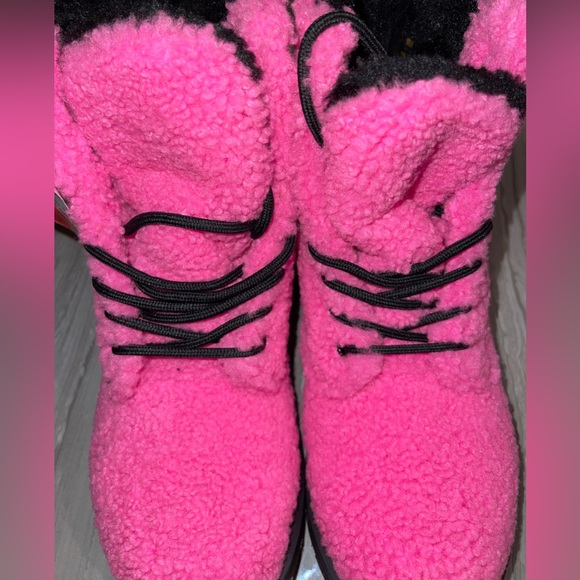 DR MARTENS 1460 PASCAL WOMEN'S FAUX SHEARLING BOOTS NWOT - Picture 7 of 9